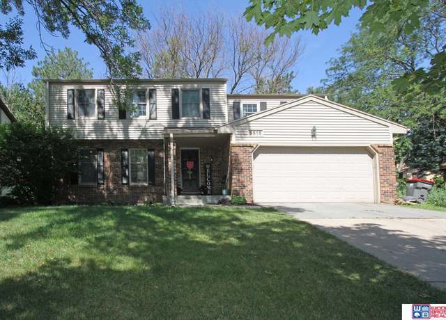 Property at 5515 S 68th St, Lincoln, NE 68516, 5 beds, 3.5 baths