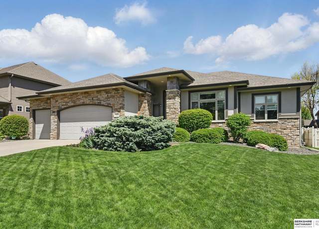 Property at 10250 Margo St, La Vista, NE 68128, 4 beds, 3.5 baths