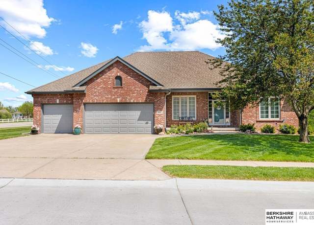 Property at 9901 S 176 St, Omaha, NE 68136, 3 beds, 2.5 baths