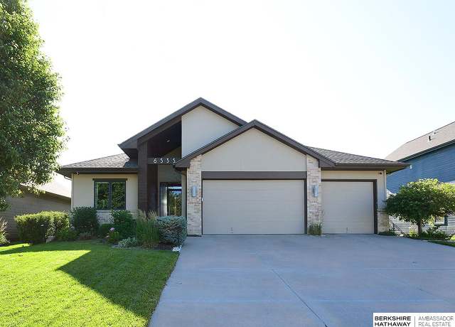 Property at 6535 N 157 St, Omaha, NE 68116, 4 beds, 3 baths