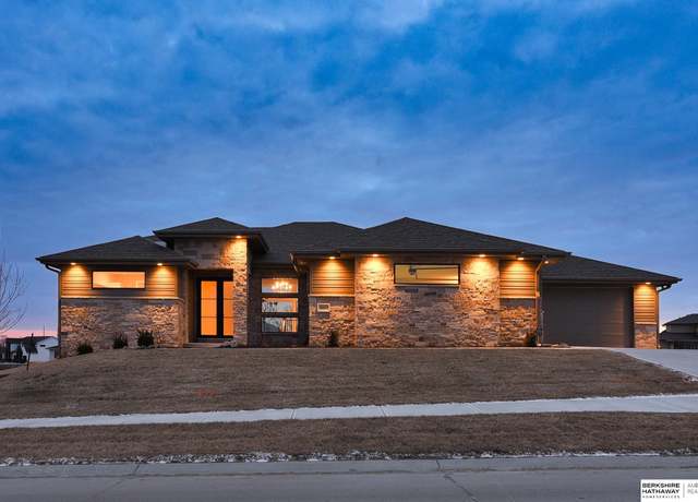 Property at 20617 Kansas Ave, Elkhorn, NE 68022, 4 beds, 3.5 baths