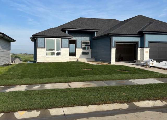Property at 5614 212th St, Elkhorn, NE 68022, 6 beds, 3 baths