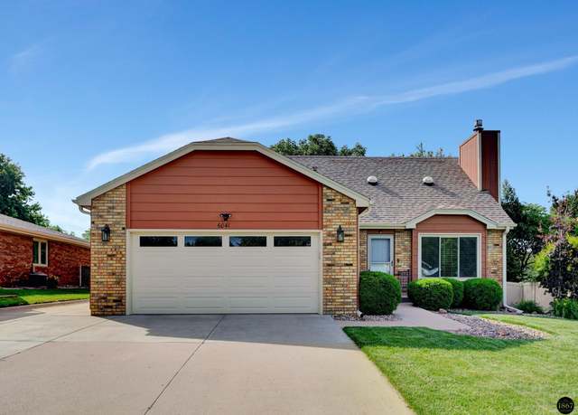 Property at 6041 Fleetwood Dr, Lincoln, NE 68516, 3 beds, 3.5 baths