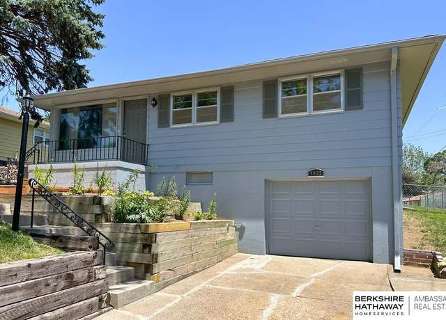 Property at 7025 S 41st St, Bellevue, NE 68147, 3 beds, 1.5 baths