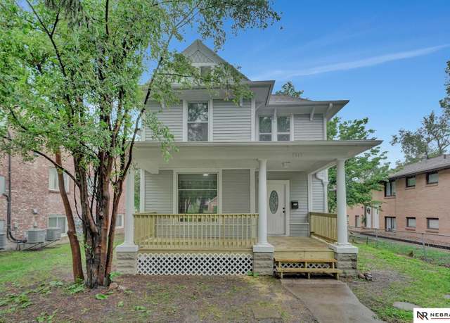 Property at 347 S 26th St, Lincoln, NE 68510, 3 beds, 1 bath