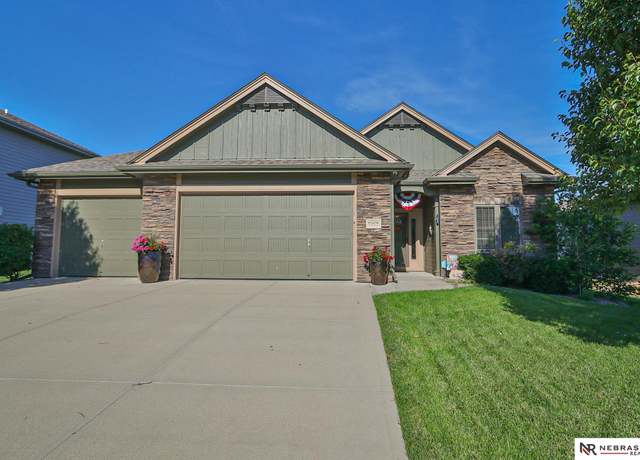Property at 6504 N 163rd St, Omaha, NE 68116, 3 beds, 3 baths