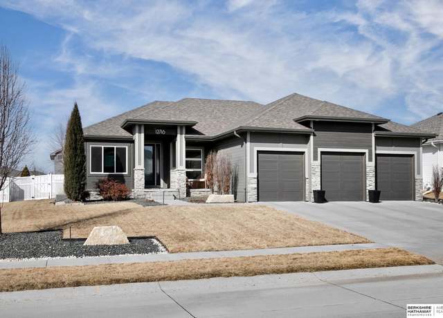 Property at 12716 S 78th St, Papillion, NE 68046, 5 beds, 3 baths