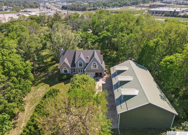 Property at 1326 Bellevue Blvd N, Bellevue, NE 68005, 5 beds, 3 baths