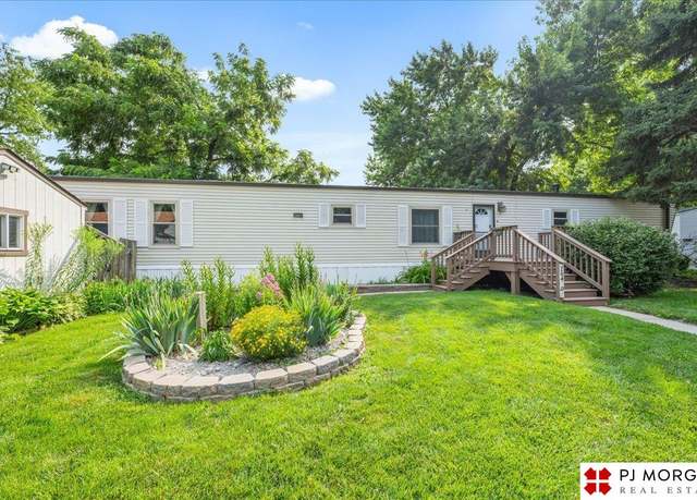 Property at 7646 N 101st Plz #43, Omaha, NE 68122, 3 beds, 2 baths
