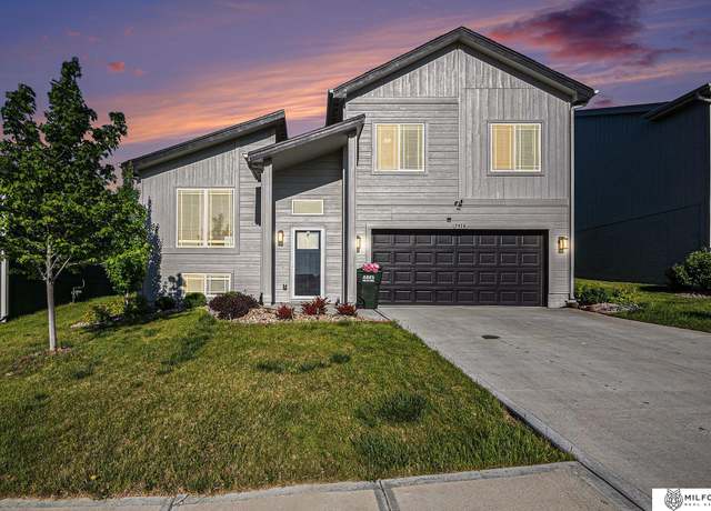 Property at 7914 N 113th Ave, Omaha, NE 68142, 3 beds, 2.5 baths