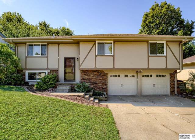 Property at 11237 Y St, Omaha, NE 68137, 3 beds, 2.5 baths