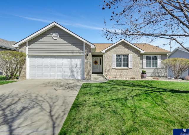 Property at 5916 S 81st St, Lincoln, NE 68516, 4 beds, 3 baths