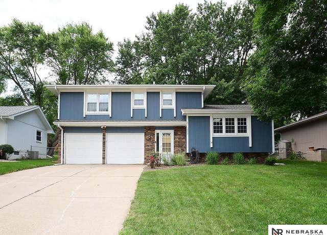 Property at 1282 Peterson Dr, Omaha, NE 68130, 3 beds, 2 baths