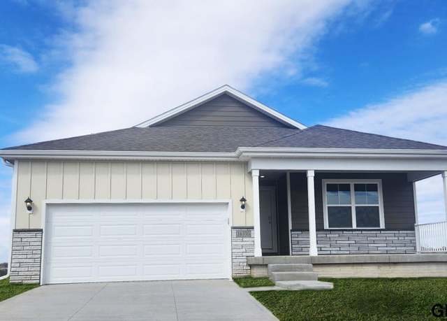 Property at 7213 S 205th St, Gretna, NE 68028, 4 beds, 3 baths