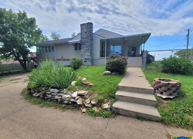 Property at 8109 Grant St, Omaha, NE 68134, 5 beds, 3 baths