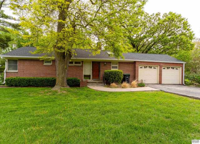 Property at 509 S 84th St, Omaha, NE 68114, 3 beds, 2 baths