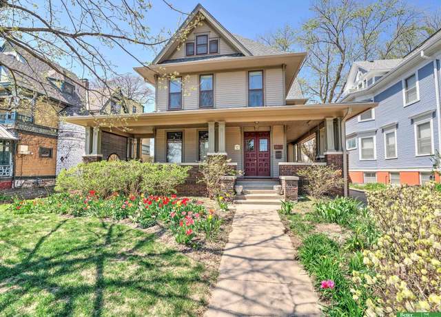 Property at 1522 S 32nd Ave, Omaha, NE 68105, 5 beds, 4 baths