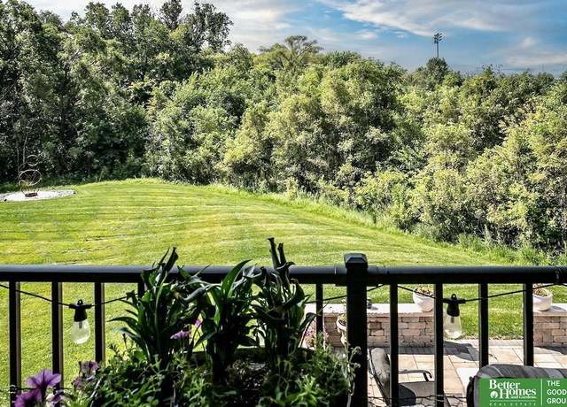 Property at 1426 S 200th Cir, Omaha, NE 68130, 4 beds, 3 baths