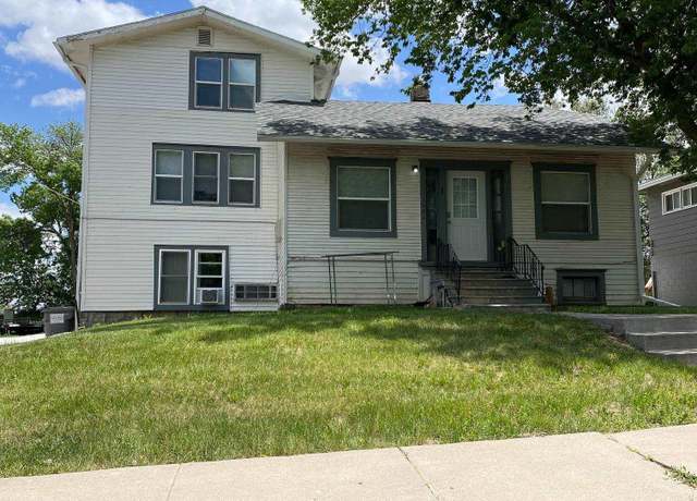 Property at 3502 S 51st St, Lincoln, NE 68506, 3 beds, 2 baths