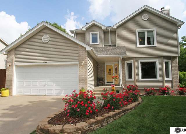 Property at 7744 Rutledge Ave, Lincoln, NE 68507, 4 beds, 3.5 baths