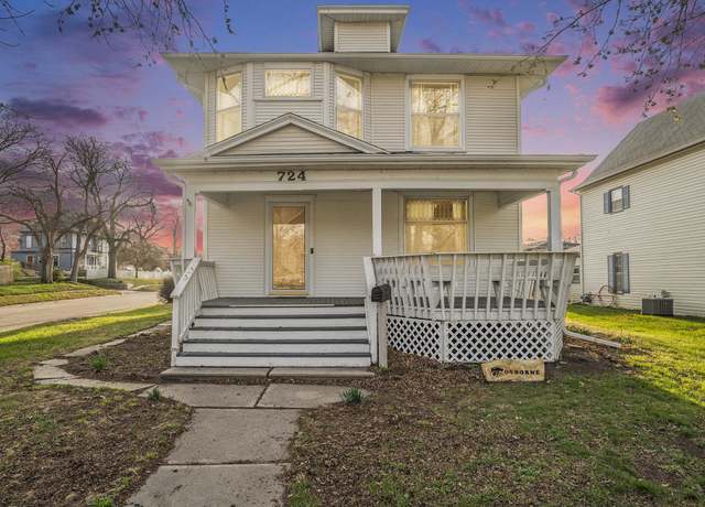 Property at 724 N 10th St, Beatrice, NE 68310, 4 beds, 152 baths