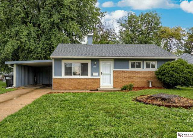 Property at 3107 S 38th Ave, Omaha, NE 68105, 2 beds, 1 bath