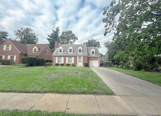 Property at 1225 N 38th St, Lincoln, NE 68503, 3 beds, 2.5 baths