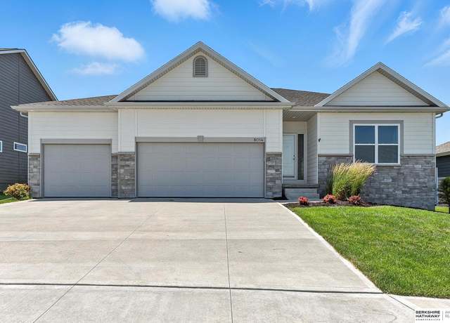 Property at 8014 N 167th Ave, Bennington, NE 68007, 4 beds, 2.5 baths