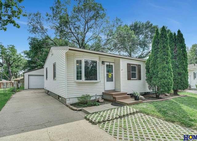 Property at 7145 Holdrege St, Lincoln, NE 68505, 3 beds, 2 baths