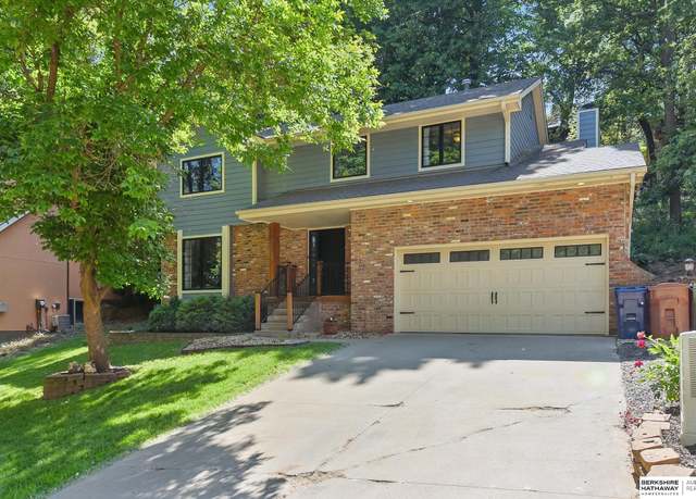 Property at 828 Hidden Hills Dr, Bellevue, NE 68005, 4 beds, 2.5 baths
