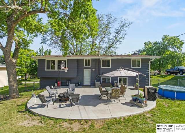 Property at 8127 Meredith Ave, Omaha, NE 68134, 4 beds, 1.5 baths