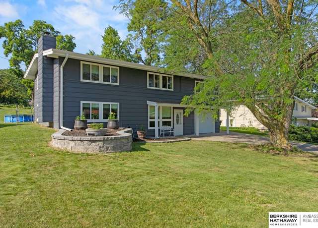 Property at 8127 Meredith Ave, Omaha, NE 68134, 4 beds, 1.5 baths