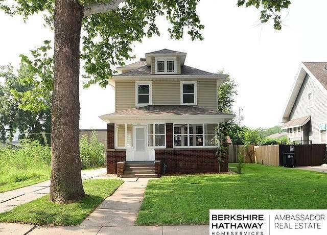 Property at 3031 Lincoln Blvd, Omaha, NE 68131, 4 beds, 2.5 baths