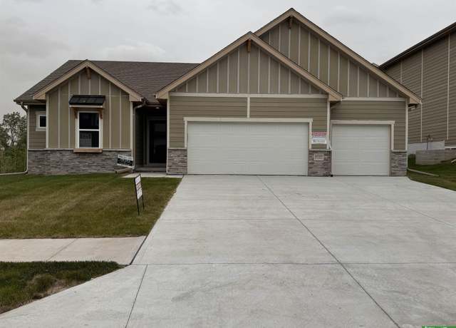 Property at 8707 N 177th St, Bennington, NE 68007, 5 beds, 3 baths