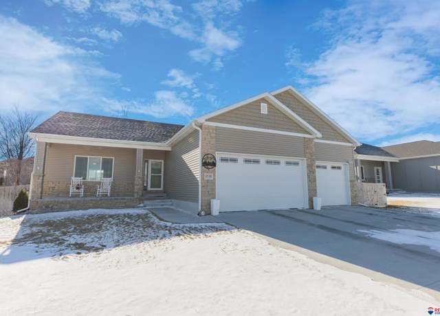 Property at 9759 Napa Ridge Dr, Lincoln, NE 68526, 4 beds, 3 baths
