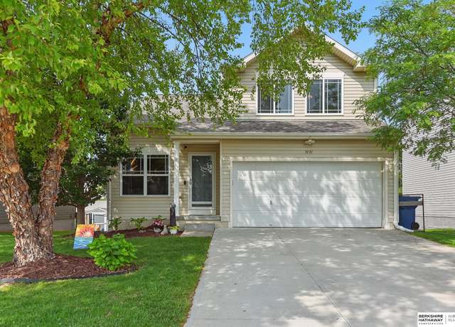 Property at 8010 N 154th Ave, Bennington, NE 68007, 3 beds, 2.5 baths