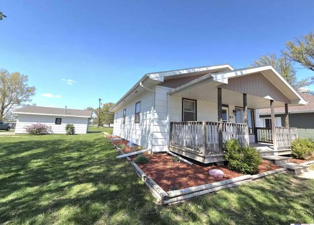 Property at 410 Austin St, Pickrell, NE 68422, 3 beds, 1.5 baths