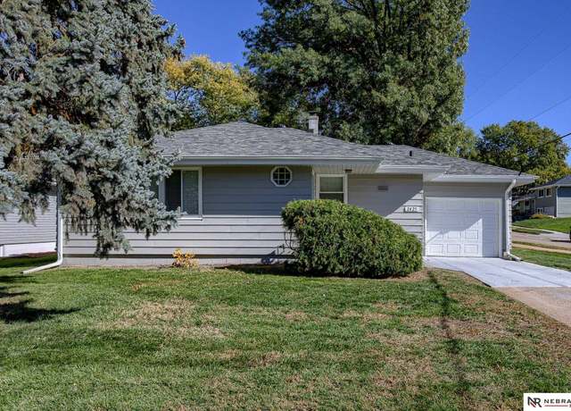 Property at 2425 S 47th St, Omaha, NE 68106, 4 beds, 2 baths