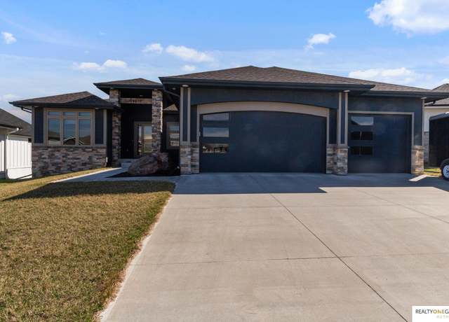Property at 19817 Cottonwood St, Gretna, NE 68028, 5 beds, 3 baths
