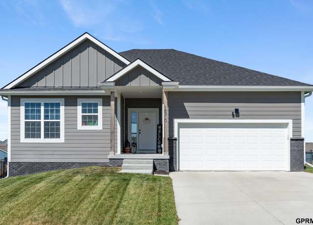 Property at 18910 Fir St, Gretna, NE 68028, 3 beds, 2 baths