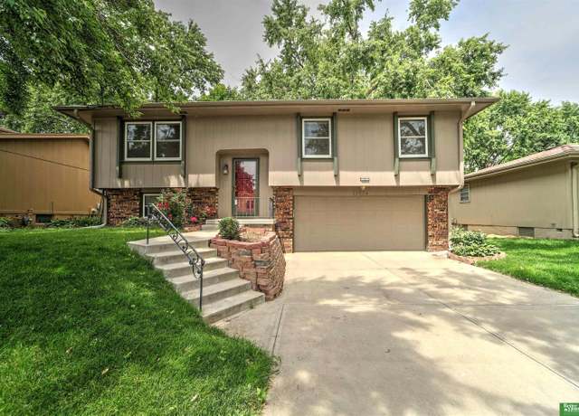 Property at 15934 Arbor Cir, Omaha, NE 68130, 3 beds, 2.5 baths
