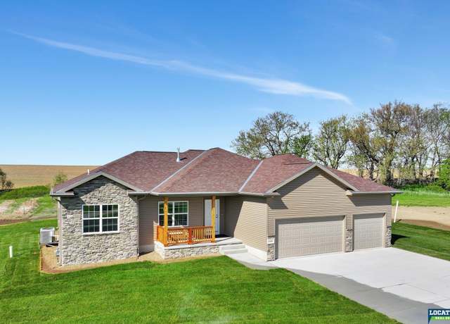 Property at 2285 SW 50th St, Lincoln, NE 68522, 5 beds, 3 baths
