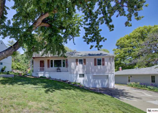 Property at 7608 Bedford Ave, Omaha, NE 68134, 3 beds, 2 baths