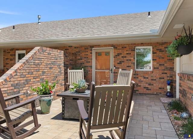 Property at 1134 Rockhurst Dr, Lincoln, NE 68510, 2 beds, 1 bath