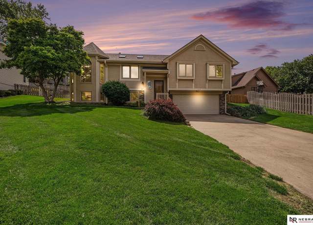 Property at 15419 Shirley St, Omaha, NE 68144, 3 beds, 2.5 baths