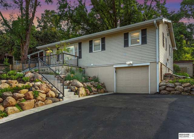 Property at 11935 Calhoun Rd, Omaha, NE 68152, 4 beds, 2 baths