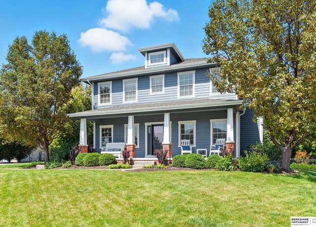 Property at 18926 Nicholas St, Omaha, NE 68022, 5 beds, 4.5 baths