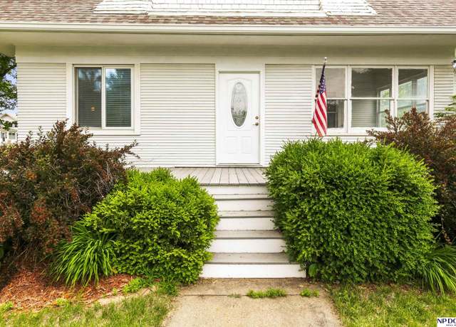 Property at 1122 N St, Tekamah, NE 68061, 4 beds, 2 baths