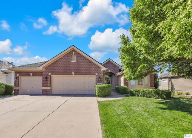 Property at 14117 Eagle Run Dr, Omaha, NE 68164, 3 beds, 3 baths