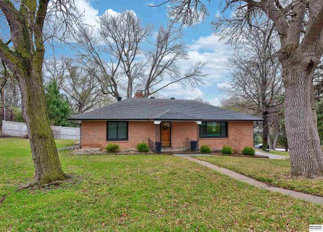 Property at 10556 W Center Rd, Omaha, NE 68124, 2 beds, 2 baths